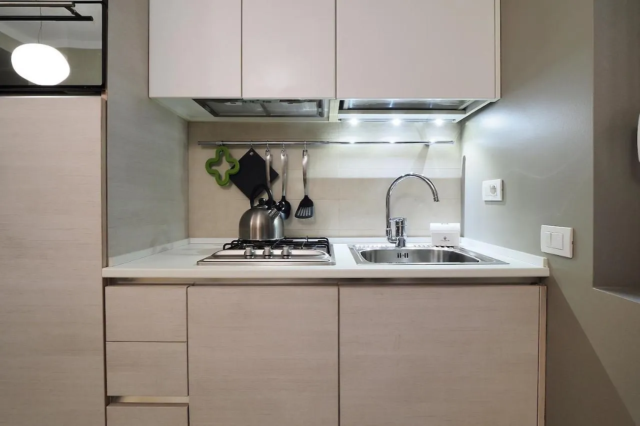 Contempora Apartments - Cavallotti 13 - B32 Milan 0*,  Italy